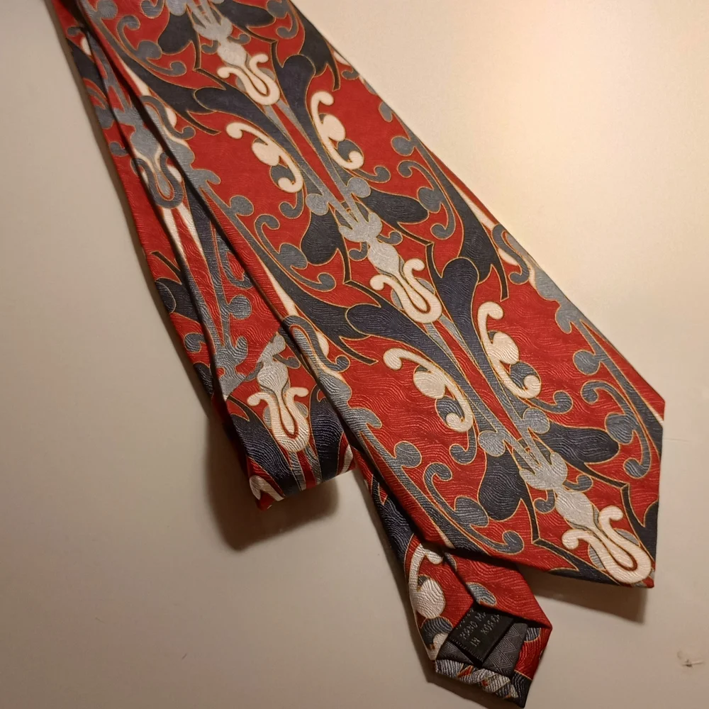 John Blair Red and Black Paisley Men's Tie - Picture 2 of 4